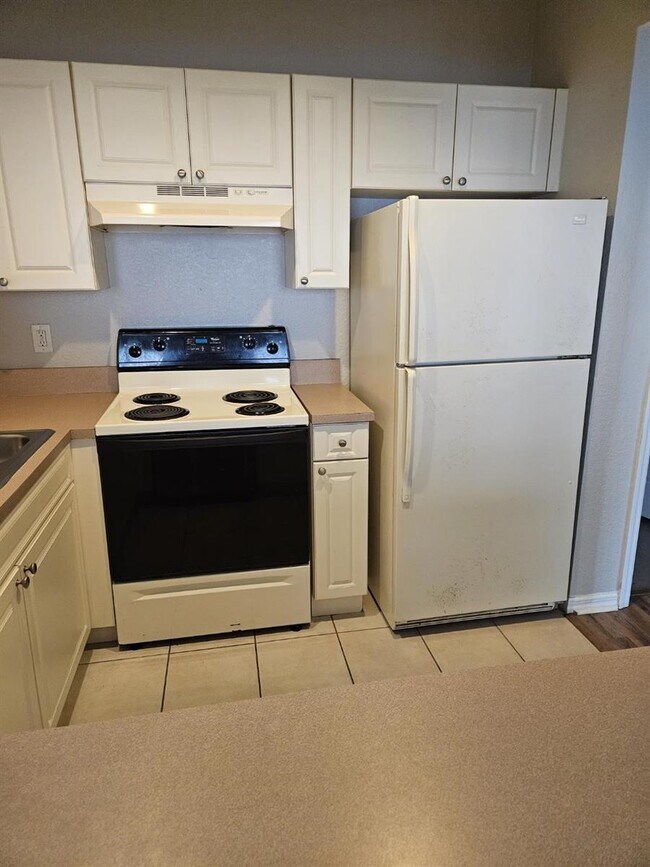 Building Photo - 6758 W Sample Rd