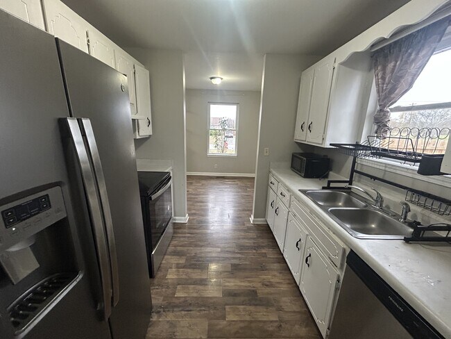 Building Photo - 1302 Sharptail Trail