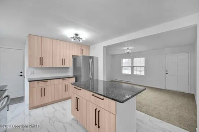 Building Photo - 125 Alwen Ave