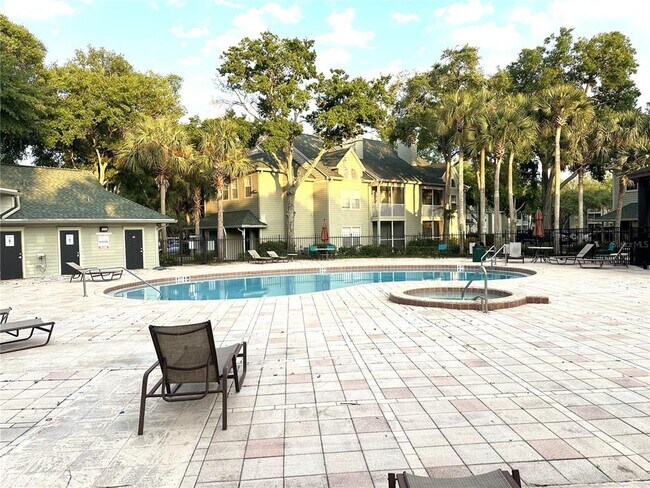 Building Photo - 6064 Westgate Dr