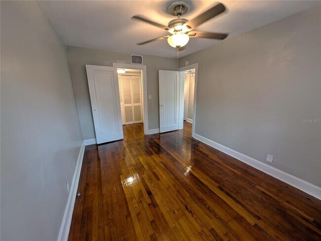 Building Photo - 520 11th Ave N