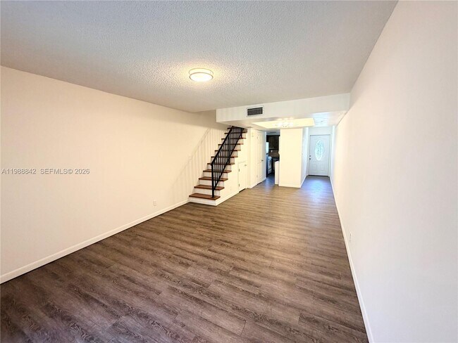 Building Photo - 6131 SW 42nd Ct