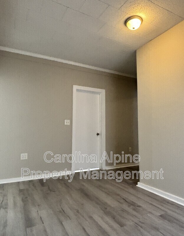 Building Photo - 880 Wellman St