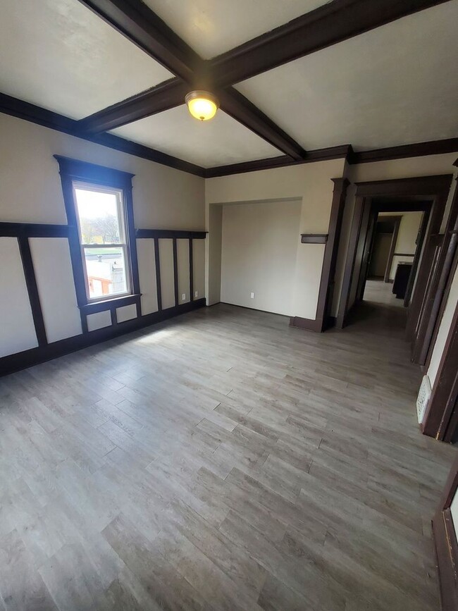 Building Photo - 2719 N 33rd St