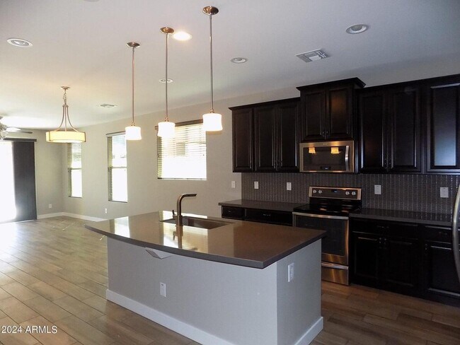 Building Photo - 4967 S Bridal Vail Dr