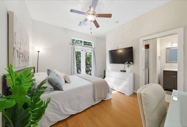 Building Photo - 806 Jackson Hill St