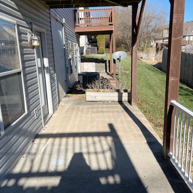 Building Photo - 1221 Dustins Way