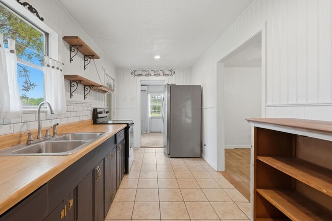 Building Photo - 11757 Calvary Rd