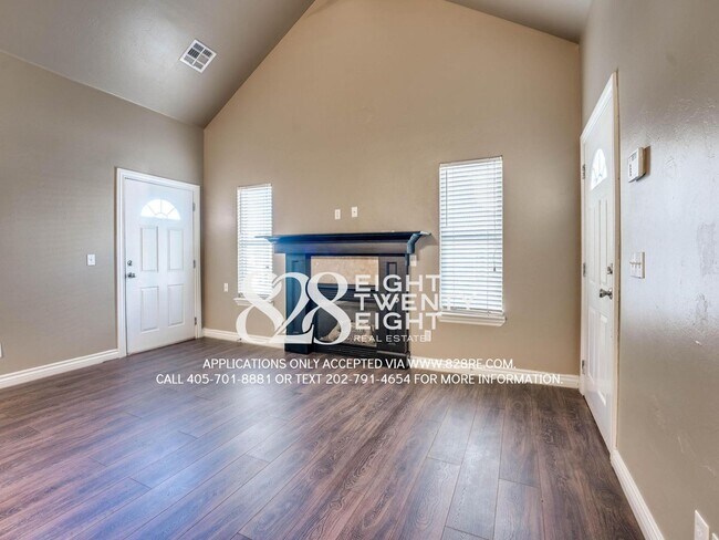 Building Photo - NEW TO THE MARKET!  Spacious 4 Bed/2 Bath Near very Close to Campus!!