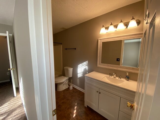 Building Photo - 1656 Grist Mill Dr