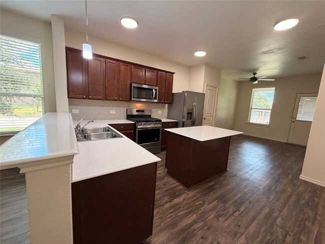 Building Photo - 4622 Champions Landing Dr