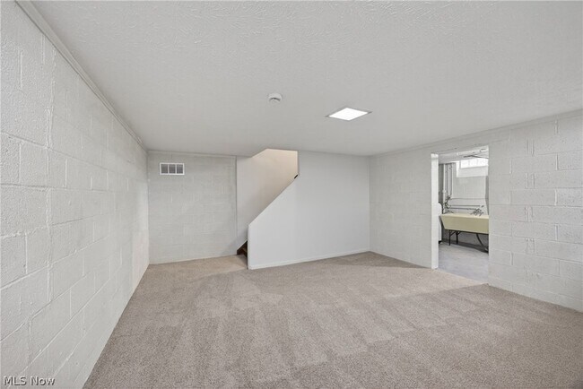 Building Photo - 20945 Halworth Rd