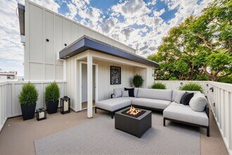 Building Photo - Brand-New Luxury Townhomes in NoHo