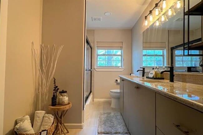 Building Photo - 4322 Sarong Dr