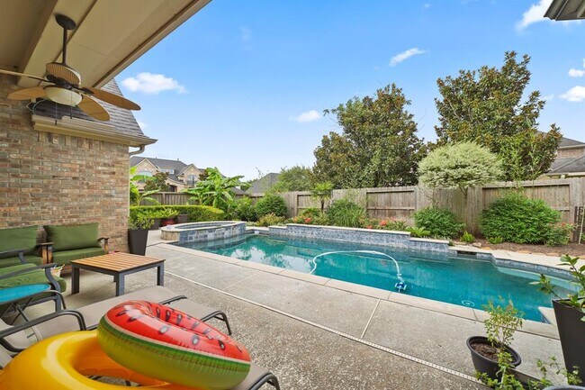 Building Photo - 3707 Quiet Falls Dr