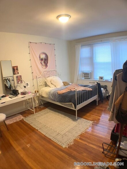 Building Photo - 22 Euston St