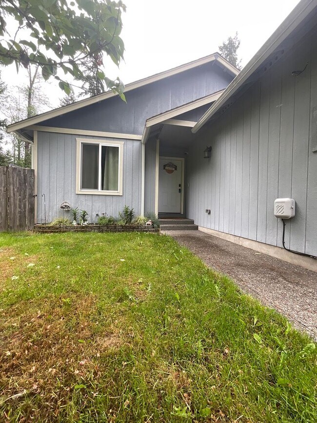 Building Photo - Charming 3-Bedroom Home in Peaceful Nisqua...