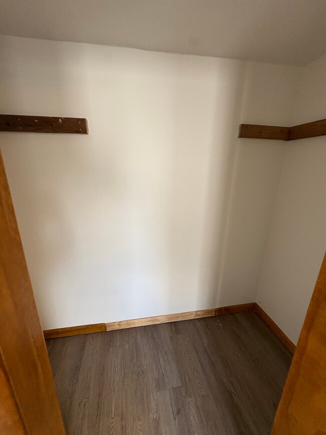 Building Photo - 104 E Breaker St