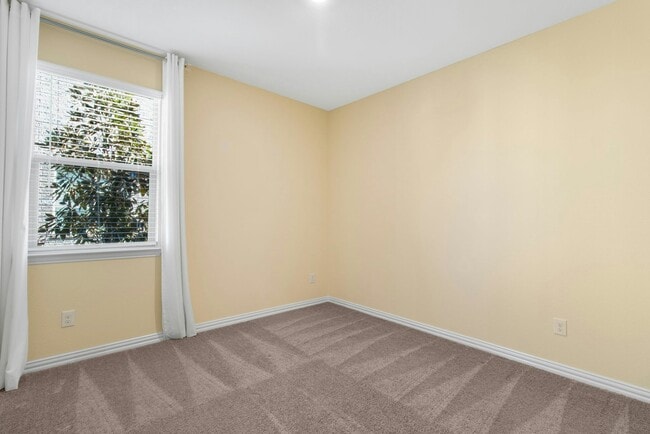 Building Photo - 168 Chamberlain Dr