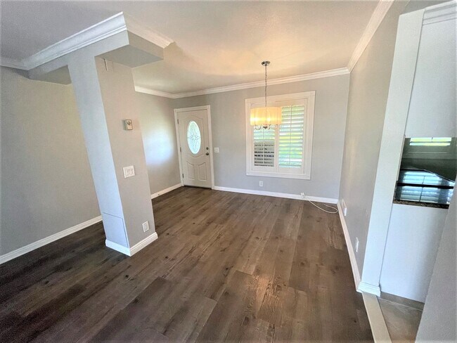 Building Photo - COSTA MESA 4BR/3BA TOWNHOME READY FOR MID-JULY OCCUPANCY