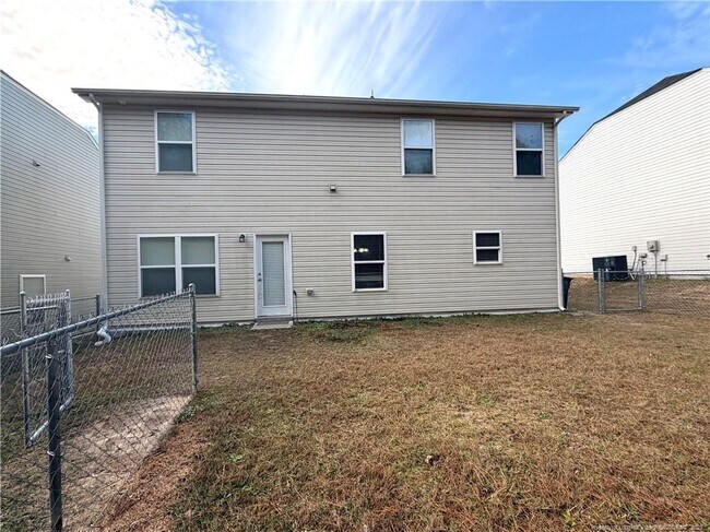 Building Photo - 70 Hallow Oak St