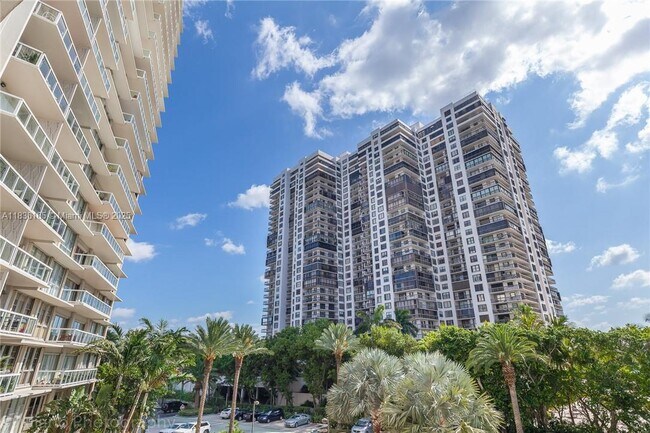 Building Photo - 2451 Brickell Ave