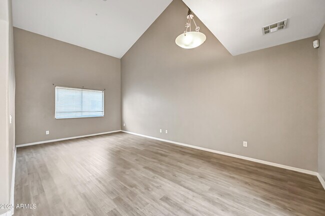 Building Photo - 8053 W Waltann Ln