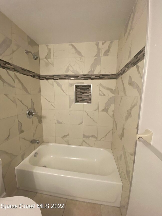 Building Photo - 1514 Clearlake Rd