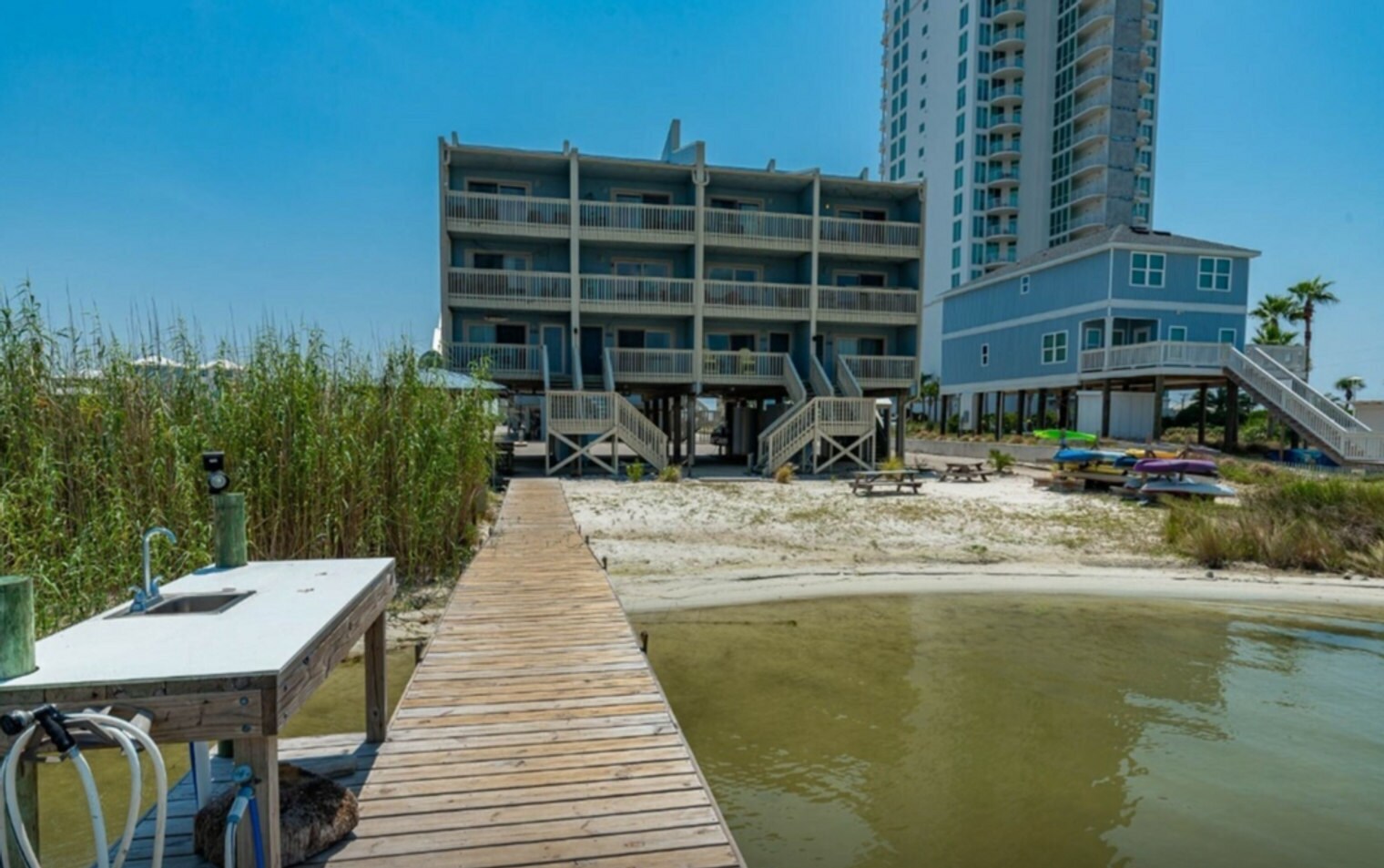 Building Photo - 1988 W Beach Blvd