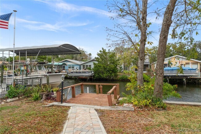 Building Photo - 11482 W Clubview Dr