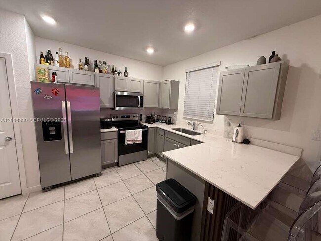 Building Photo - 441 NE 13th St