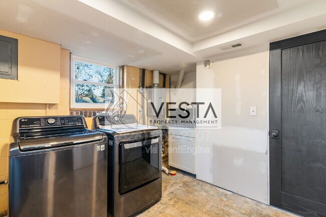 Building Photo - 23 Norman Rd