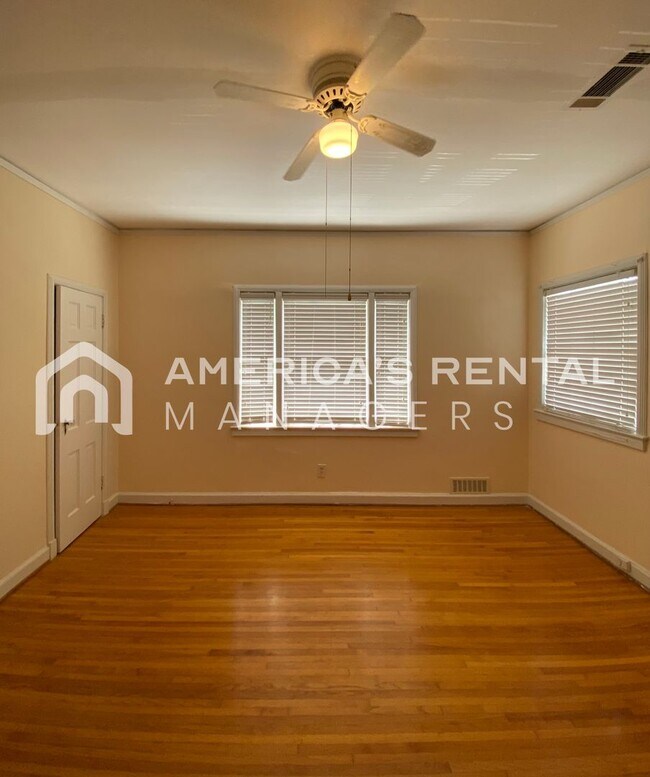 Building Photo - Great Duplex Available for Rent in Montgom...