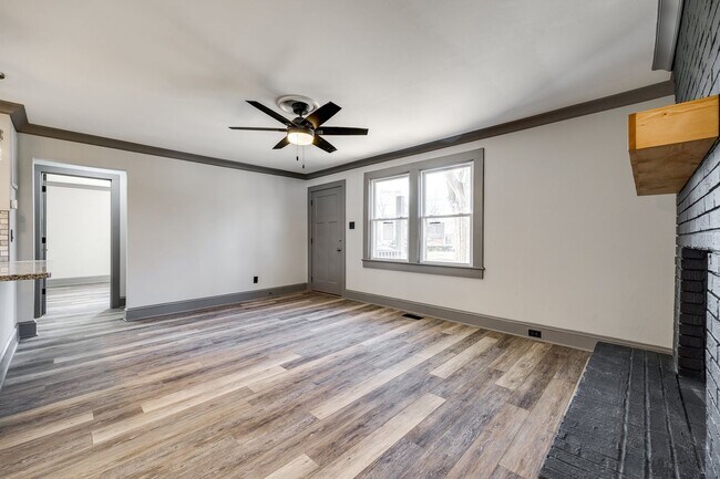 Building Photo - Newly Renovated Rock Hill Home Close to Downtown