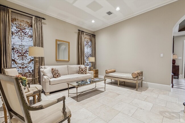 Building Photo - 3108 University Blvd