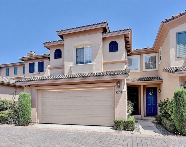 Building Photo - 20 Trofello Ln