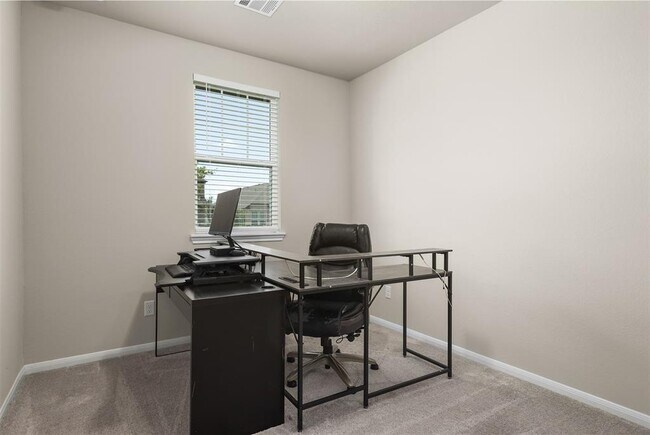 Building Photo - 2302 Sweet Bay Dr