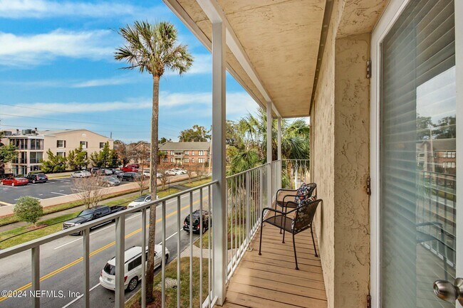 Building Photo - 2912 St Johns Ave