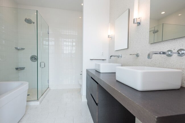 Building Photo - 360 Furman St