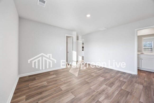 Building Photo - 1243 English Oaks St