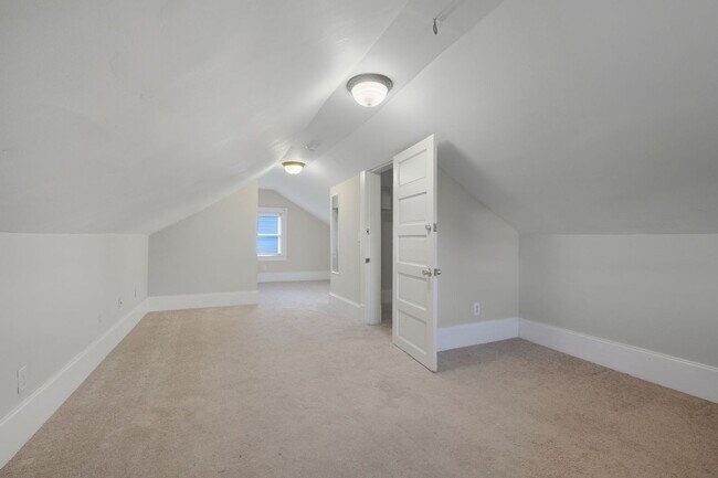 Building Photo - Charming 4BR House in Greensboro