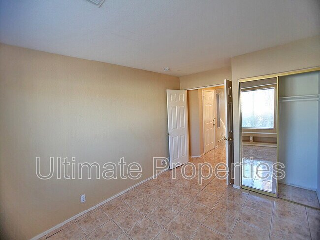 Building Photo - 6853 W State Ave