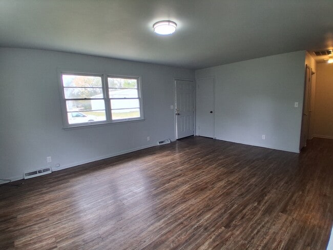 Building Photo - 312 Holmes Ave