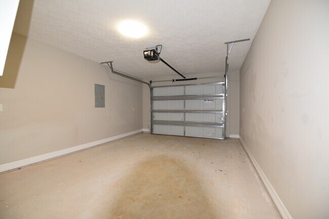 Attached 1 car garage - 5621 Georgia Ave