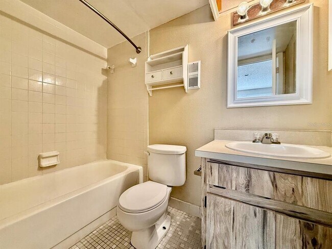 Building Photo - 5024 Terrace Palms Cir
