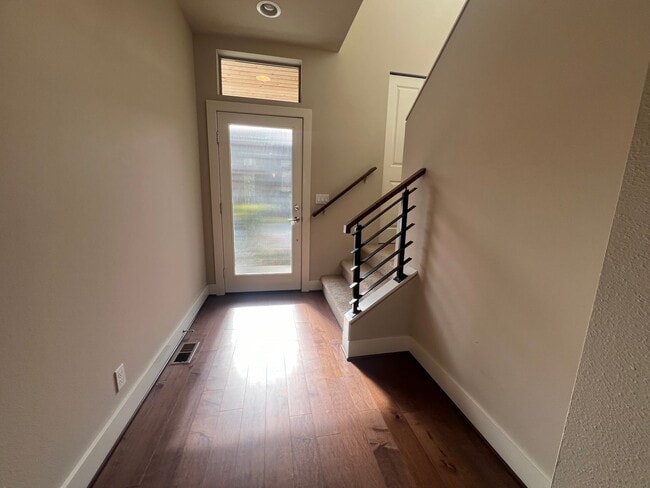 Building Photo - Newcastle Home