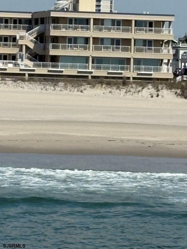 Building Photo - 6100 Boardwalk