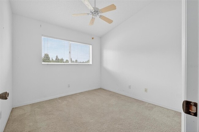 Building Photo - 245 Hemingway Dr