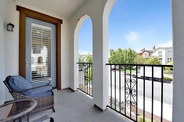 Building Photo - 2726 Montecito Vista Way