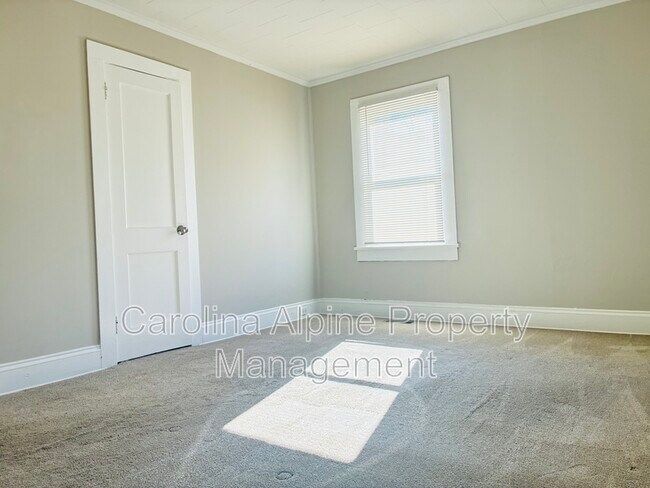 Building Photo - 1011 Horton Ave